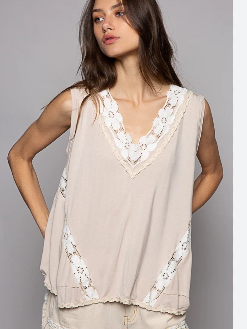 POL Olivia floral Lace Trim V-Neck Sleeveless tank Tunic Beige White oversized M